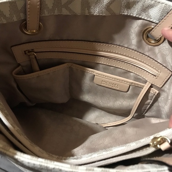 MK purse - Picture 4 of 5